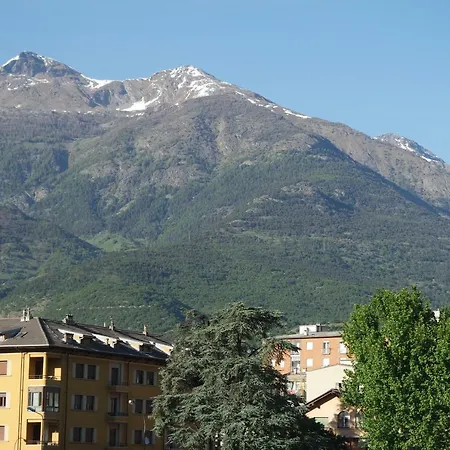 A 100 Metri Da Piazza Della Repubblica Aria Condizionata Apartament Aosta